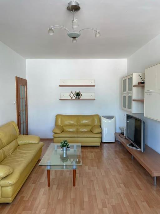 Apartman Obchodna Bratislava Exteriér fotografie
